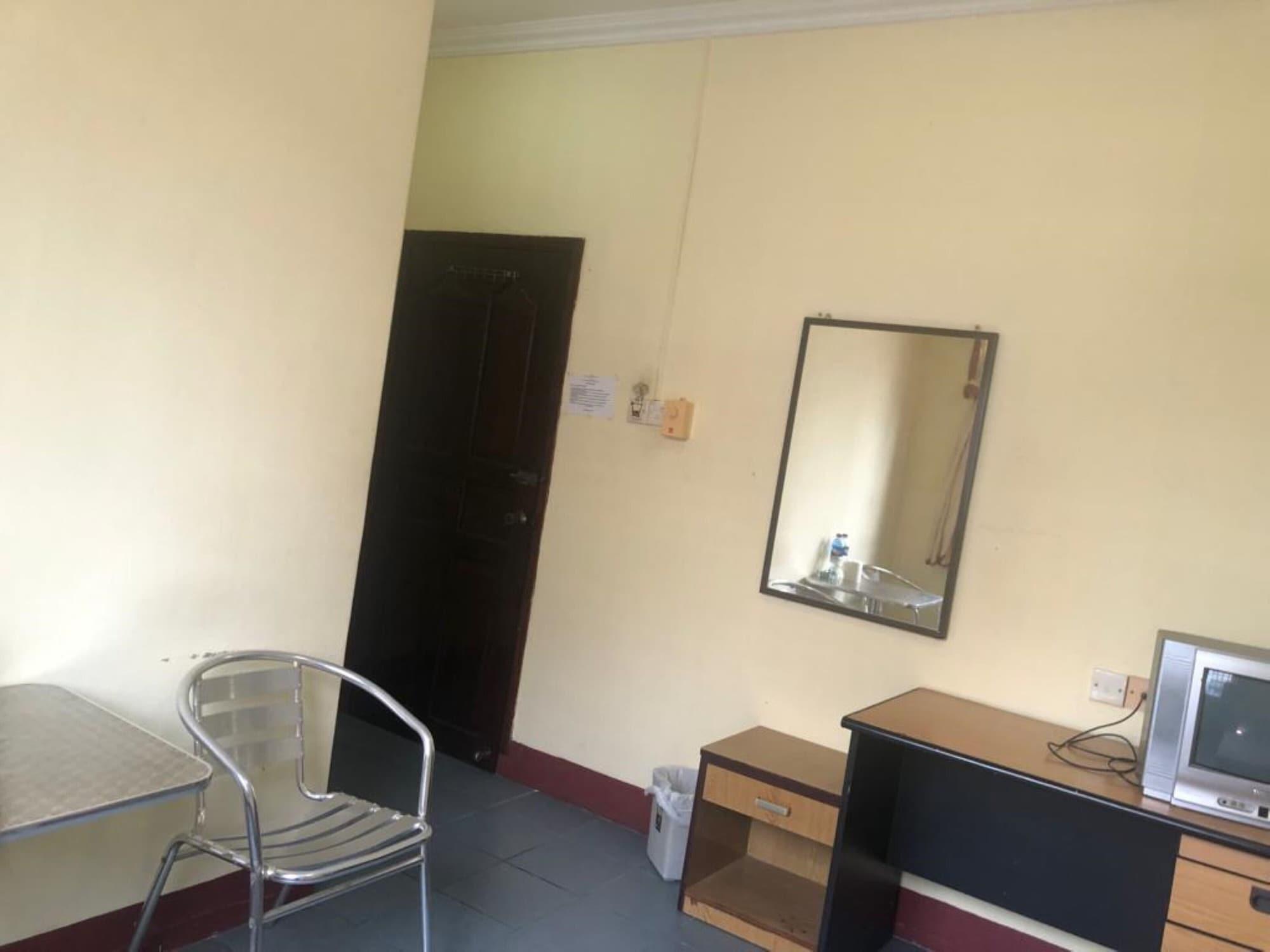 Hotel Pelita Terang Нагоя Екстериор снимка